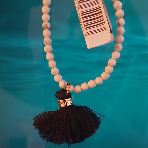 3/$30 Vince Camuto Semi Strech W Tassel - Picture 3 of 3